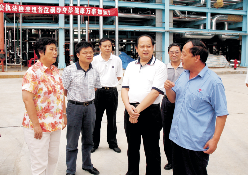 2008年9月10日，湖北省人大常委副主任蔣大國來公司，對公司《勞動合同法》實施情況進行檢查